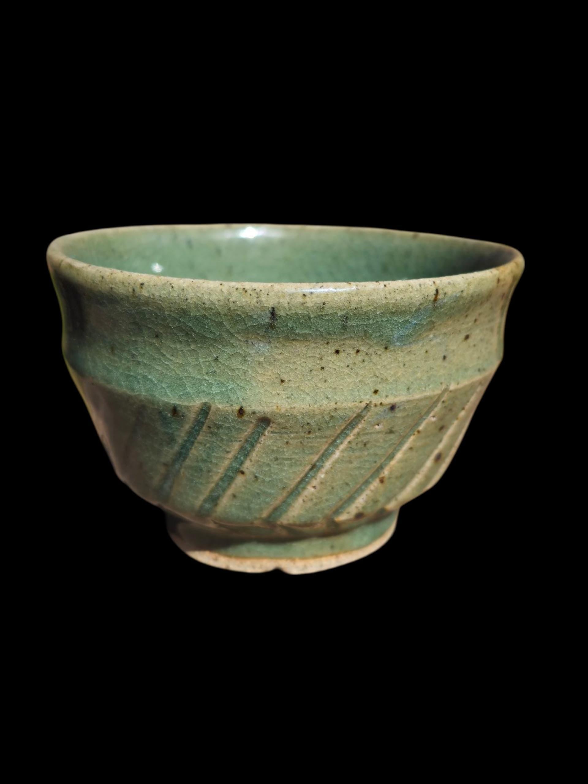 Handmade Footed Chawan Tea Bowl – Iron Green Celadon Crackle, Carved Stoneware, Japanese-Inspired